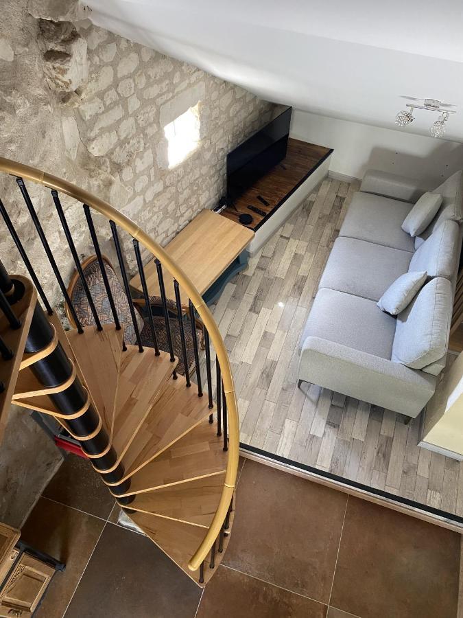 Holiday home Des Vieilles Pierres *
